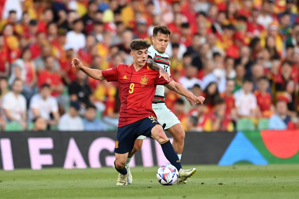 Gavi in azione nella sfida d'esordio in Nations League pareggiata dalla sua Spagna con il Portogallo