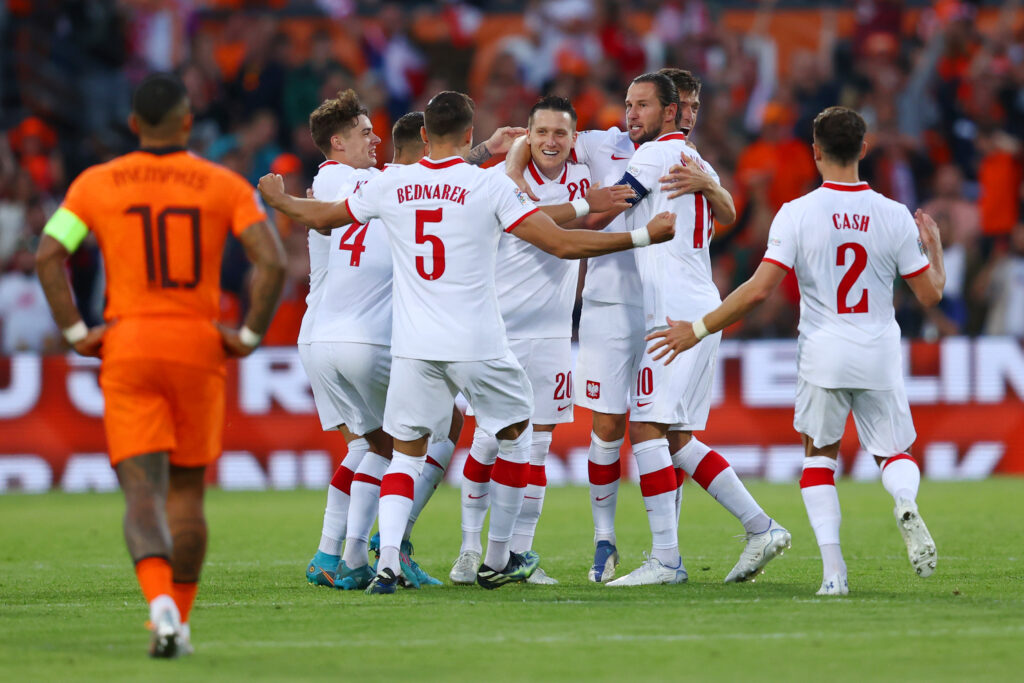 Piotr Zielinski realizza il secondo gol della Polonia contro l'Olanda nel match chiuso poi con il risultato di 2-2